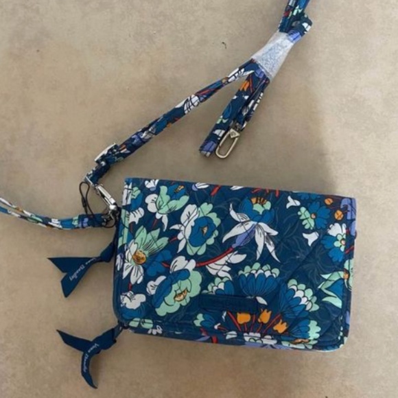 Vera Bradley 3 in 1 crossbody “Floral Bursts” New With Tags - Picture 2 of 5